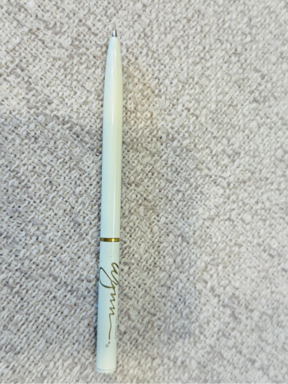 Wyn. Hotel pan White Gold-Accent Ballpoint Pen by